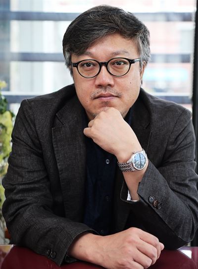흥행 실패작이 없는 영화 감독 최동훈 흥행 실패작이 없는 영화 감독 최동훈