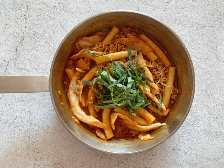  반포 애플하우스 포장 즉석떡볶이 맛집 무침군만두 순대볶음 후기