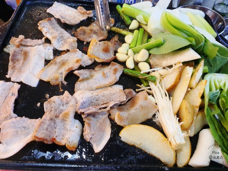  문정동 제주 돼지고기 맛집 ~ 냉동삼겹살과 쫄면의 만남 최고예요.
