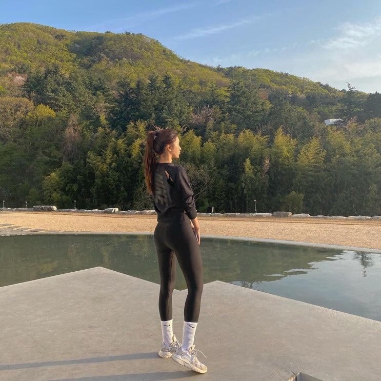 치어리더 김연정 레깅스 자태