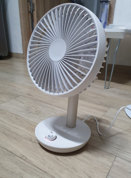 루메나 사무실 책상용 휴대용 캠핑용 무선 선풍기 써큘레이터 루메나 사무실 책상용 휴대용 캠핑용 무선 선풍기 써큘레이터