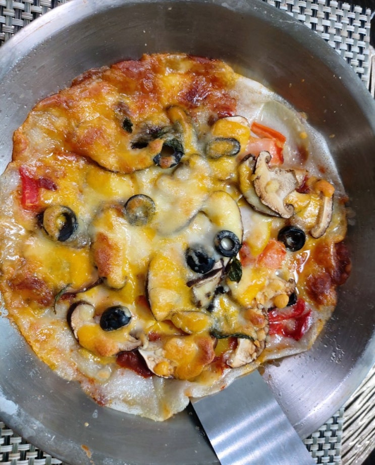 찹쌀떡 피자 밀가루없는 피자/ 감자 버섯 파프리카 모짜렐라치즈듬뿍~ 찹쌀떡 피자 밀가루없는 피자/ 감자 버섯 파프리카 모짜렐라치즈듬뿍~