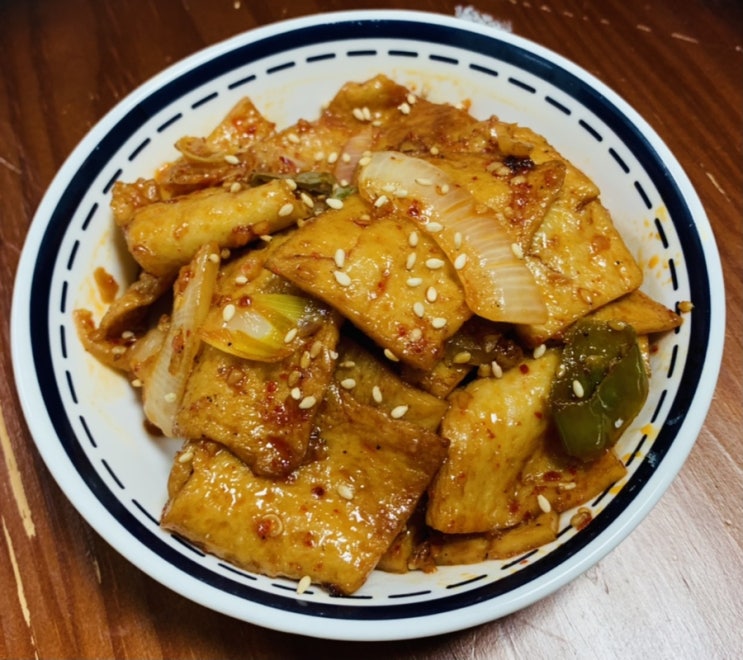  자취요리! 간단한 반찬 -   요린이의 어묵볶음 만들기