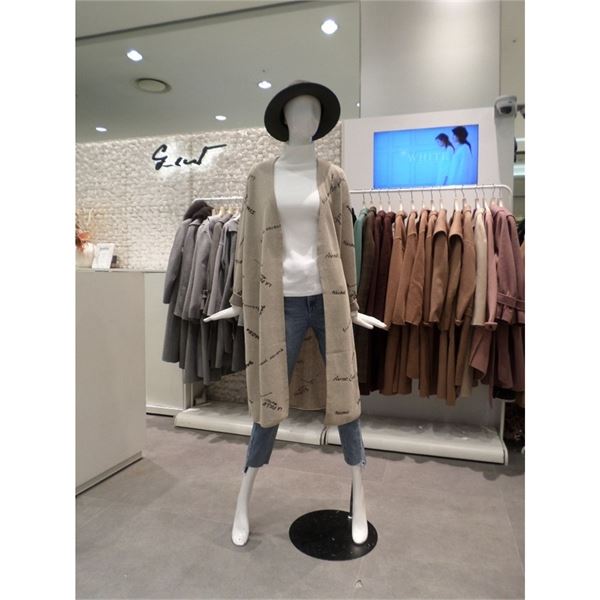 가성비 뛰어난 지컷 레터링패턴 롱가디건 7218350001 좋아요 가성비 뛰어난 지컷 레터링패턴 롱가디건 7218350001 좋아요