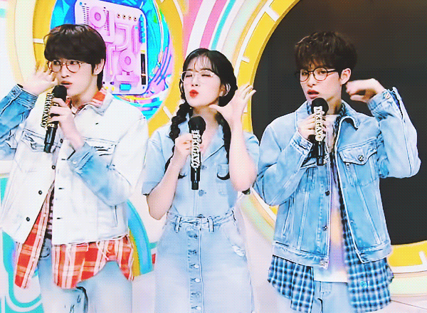 인기가요 MC 지훈,성찬,유진 아스트로 차은우,산하 우주소녀 엑시 BAE173 도하 스테이씨 시은 무대 움짤! 인기가요 MC 지훈,성찬,유진 아스트로 차은우,산하 우주소녀 엑시 BAE173 도하 스테이씨 시은 무대 움짤!