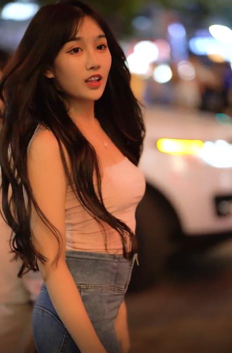  대륙 일반인의 미친 미모~ 청바지 입은 레전드 몸매 1탄