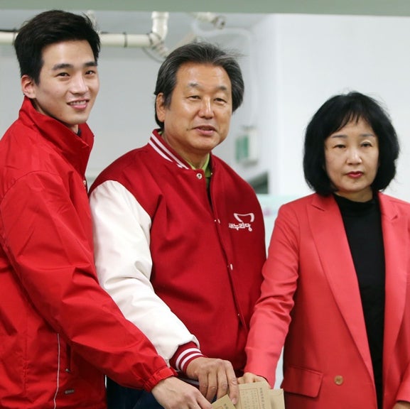 업글인간 김무성 전 국회의원 아들 배우 고윤 동반 출격 이유 와이프 아내 부인 나이 키 프로....