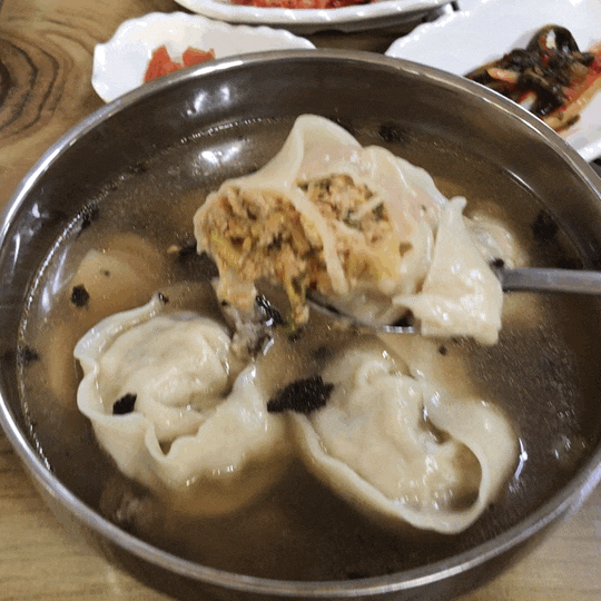  답십리 만두 맛집)이북식손만두에 만두전골까지 경복궁 만두(골목식당 거절!?)