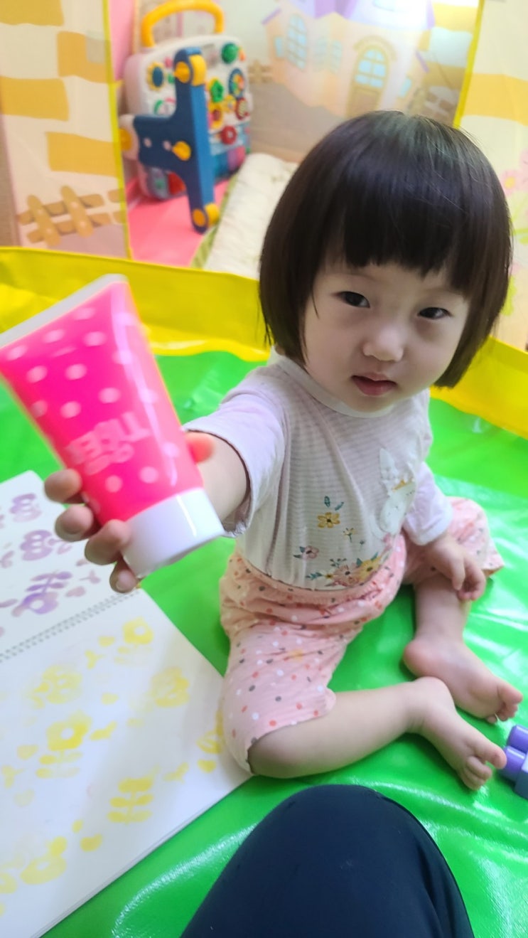  22개월 30일의 아기 발달 말은 없지만 몸으로 표현하기