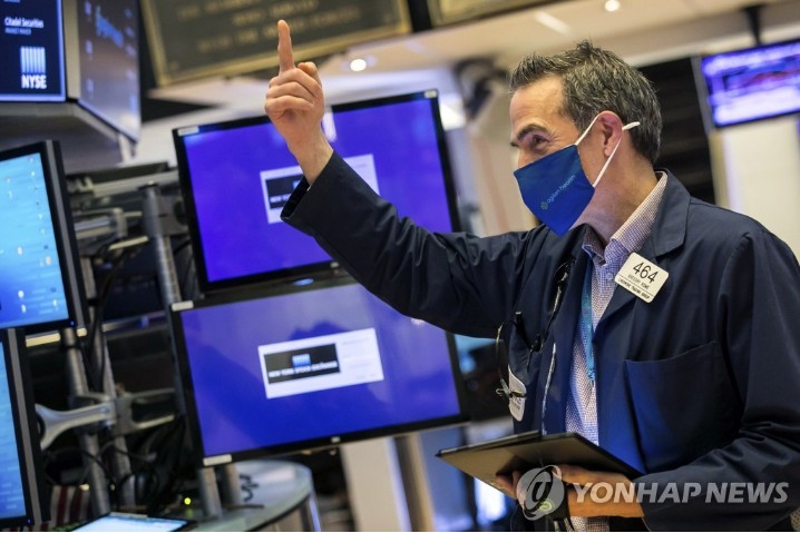 '장밋빛' 경제지표에 들뜬 뉴욕증시…다우, 사상 첫 34,000 돌파 '장밋빛' 경제지표에 들뜬 뉴욕증시…다우, 사상 첫 34,000 돌파