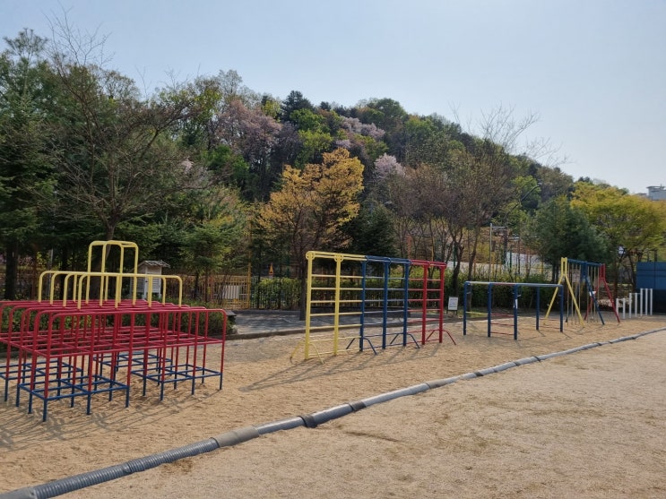  성남산운초등학교 놀이기구 도색 작업