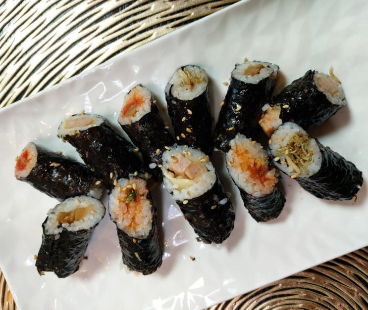 꼬마김밥만들기 밑반찬활용 간단한 김밥 먹기좋은 small 김밥 꼬마김밥만들기 밑반찬활용 간단한 김밥 먹기좋은 small 김밥