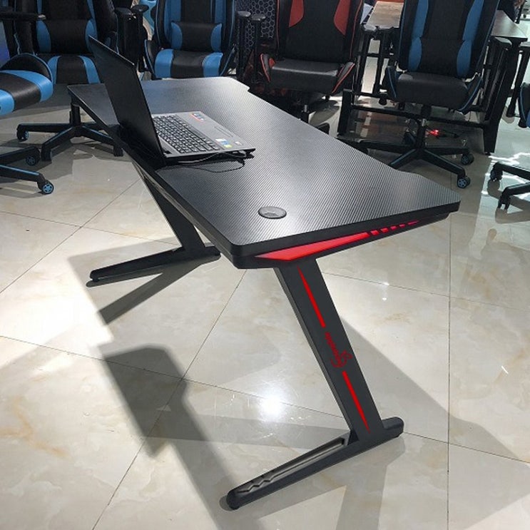 인기 많은 데스크 AKGAMER 게이밍데스크 컴퓨터책상 LED라이트 Z형 탄소섬유 텍스처, 헤드셋홀더 및 컵홀더 ··· 인기 많은 데스크 AKGAMER 게이밍데스크 컴퓨터책상 LED라이트 Z형 탄소섬유 텍스처, 헤드셋홀더 및 컵홀더 ···