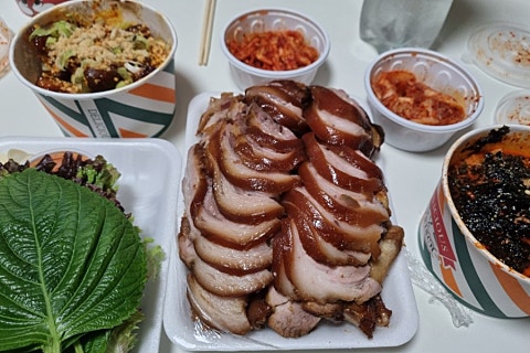 돈돈족발 이미지