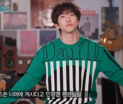  이승윤 패션  니트 바람막이자켓 남자 봄코디:지오송지오 구찌 디아도라