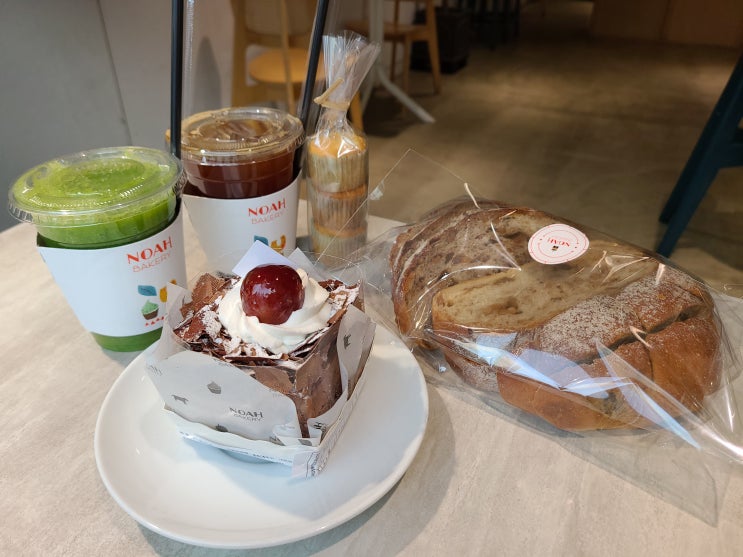  노아베이커리 압구정 빵 먹기 좋은 카페