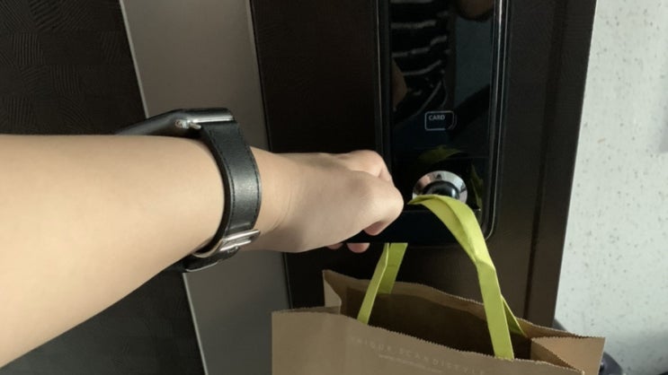  우먼스9999에서 애플워치 큐빅케이스 구매했어요:)