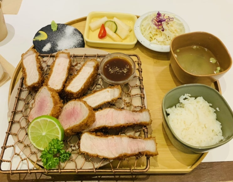  영등포 낙원테산도. '낙원 모둠 돈카츠' 타임스퀘어 맛집. 내돈내산