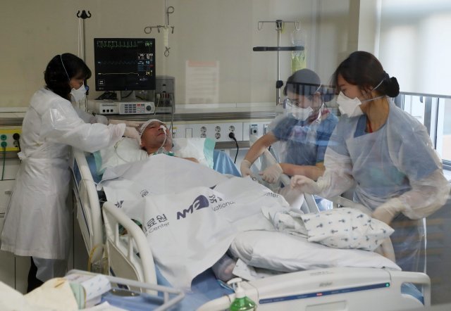 세상 뜨기로 한 날, 그는 가든파티를 열었다 세상 뜨기로 한 날, 그는 가든파티를 열었다