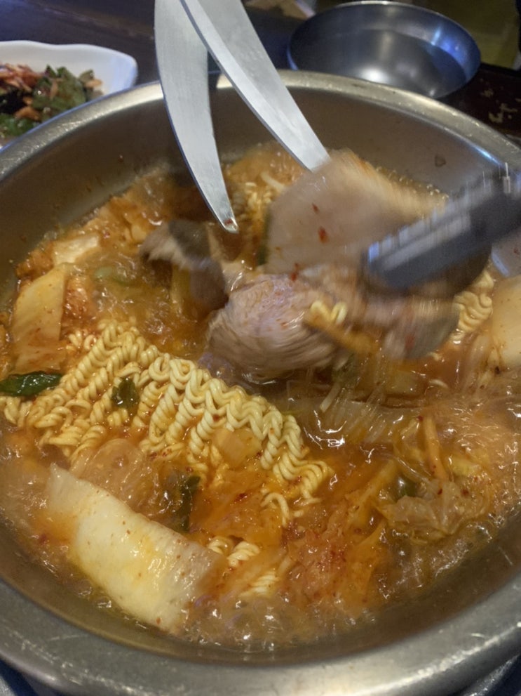  둔산동 맛집들 하남돼지집 윤식당 생고기김치찌개 갈리단길 홉홉
