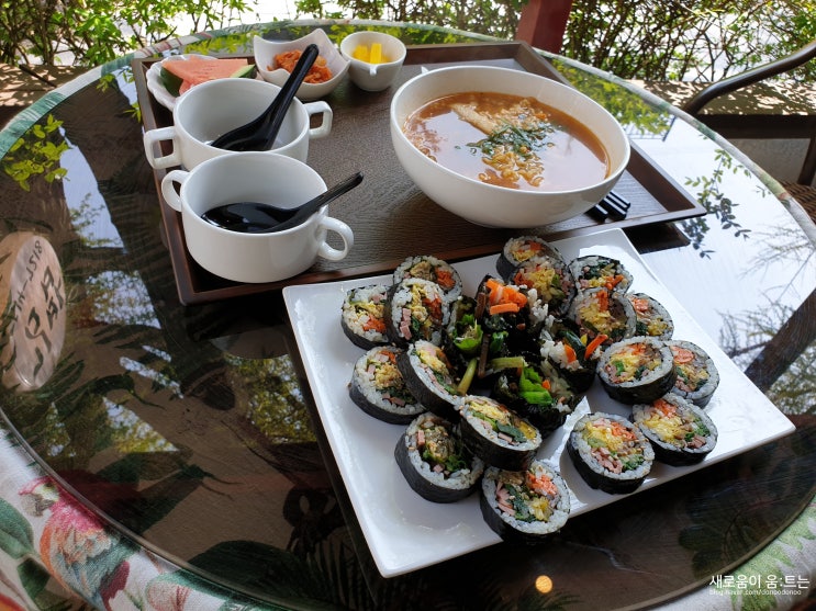  소풍 가는 기분을 느낄 수 있는 : 삼청동 김밥 <가례원>