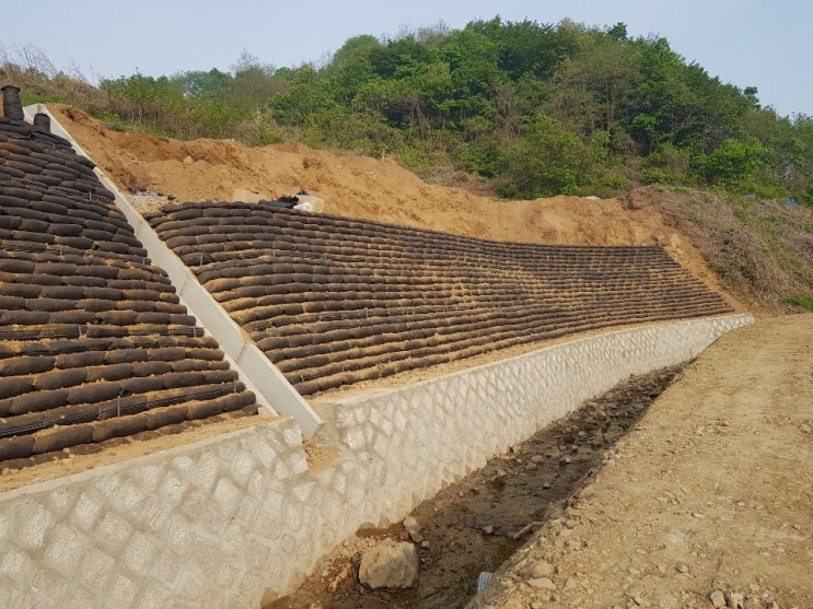  친환경식생토낭 제조 시공업체 대건 (지오그리드시공법)