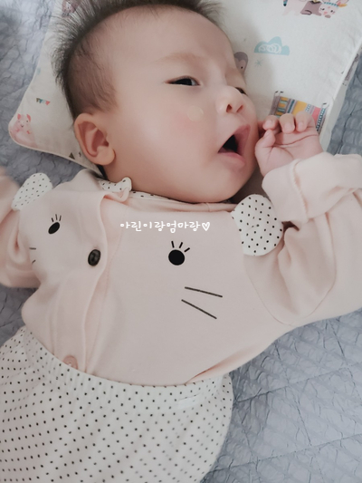 82일차-아기 여름옷, 아기의자,흑백모빌 컬러모빌,손빨기 82일차-아기 여름옷, 아기의자,흑백모빌 컬러모빌,손빨기
