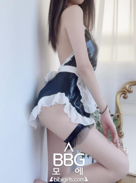  벗을 준비 완료~하녀&교복 코스프레 어떤게 좋아?!