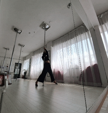  폴 댄스 근력 & 유산소 플로어 Floor 기초 수업