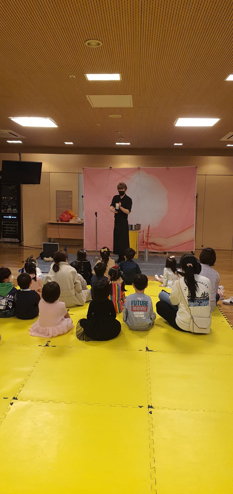  코로나 걱정없는 마술공연 신세계백화점 아라리오점 솜사탕공연