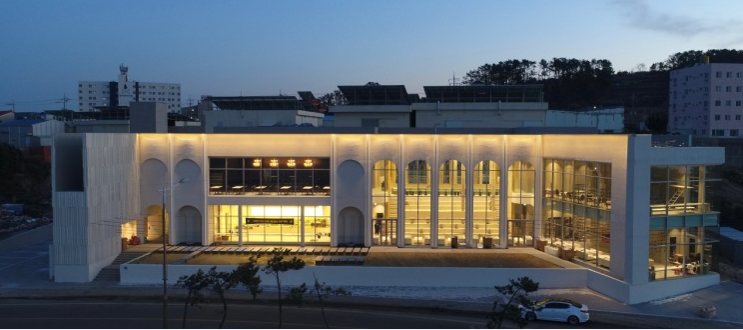  울산 주전 몽돌해변 전국최대규모 핫플 카페<라메르판지>, 해변보면서 마시는 맛있는 빵과 커피