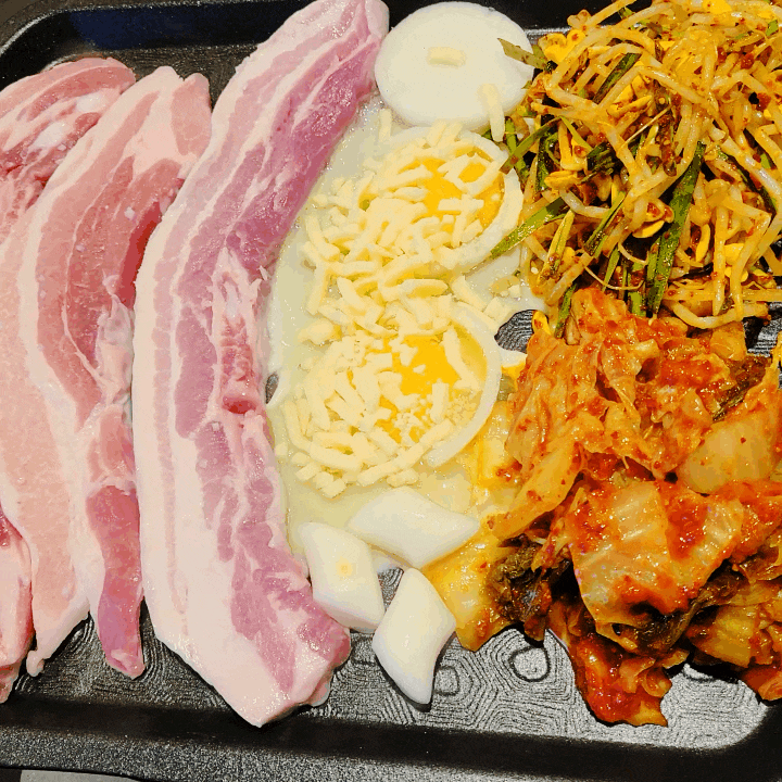  안산월피동맛집 꿀삼겹~삼겹살도 먹고 해물탕도 먹고! 삼겹살세트요리 푸짐해요.