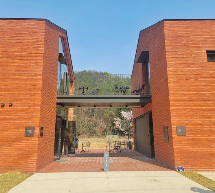  여주 수연목서, 목공 스튜디오가 함께 있는 책방 카페