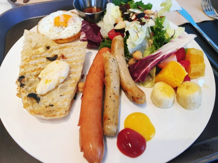  문정동 저렴하고 너무 맛있는 브런치 LT65 카페에서 만나요. 간단한 식사하기에 안성맞춤 맛집입니다.