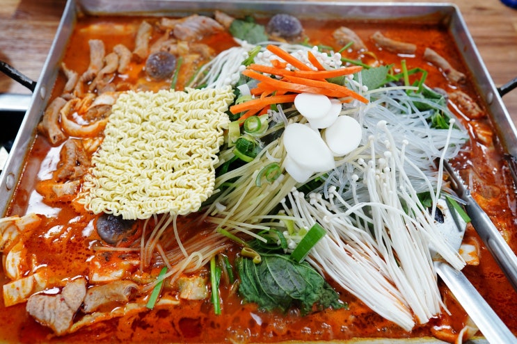  지동순대타운 맛집 :: 엄마네 / 끝내주는 순대곱창볶음에 소주한잔!