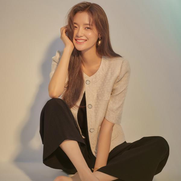 당신만 모르는 로엠 크랍 기장 트위드 자켓 RMJKA38RS1 좋아요 당신만 모르는 로엠 크랍 기장 트위드 자켓 RMJKA38RS1 좋아요