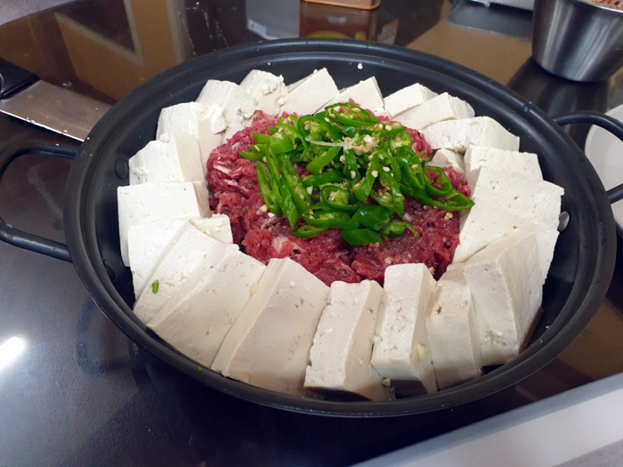  간편해서 더 맛있는 소불고기두부짜글이 만들기