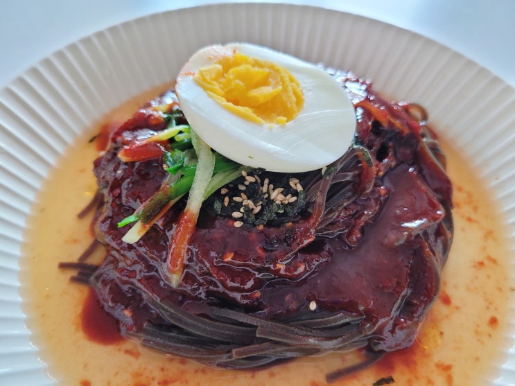  입맛 돋우는 도토리 비빔 막국수 추천!