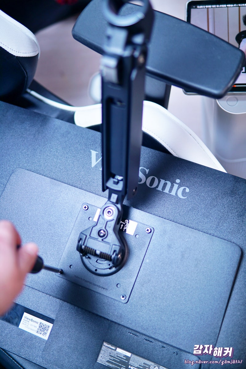 싱글 모니터 암 스탠드 어고트론LX로 바른 자세 잡아보기 : 네이버 블로그