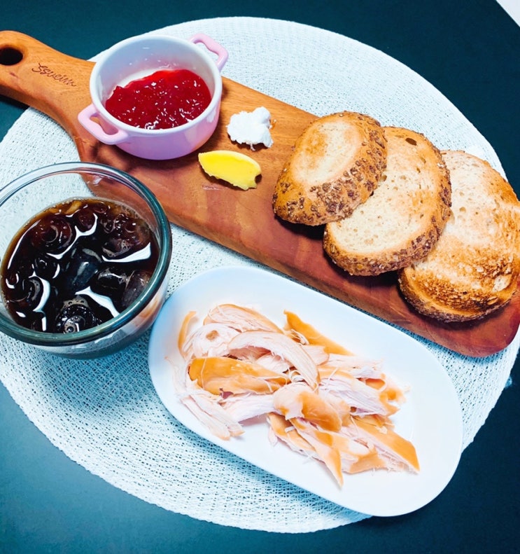  맛있고 간편한 한끼 / 닭가슴살, 호밀빵으로 건강챙기기(단백질,저칼로리 식사)