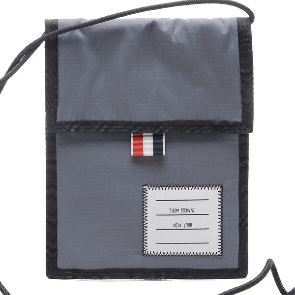 인기 많은 톰브라운 20FW 드로스트링 크로스백 MAC107A0617803520F MAC107A.. 추천해요 인기 많은 톰브라운 20FW 드로스트링 크로스백 MAC107A0617803520F MAC107A.. 추천해요