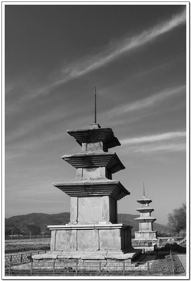  국보 제112호 경주 감은사지 동.서 삼층석탑