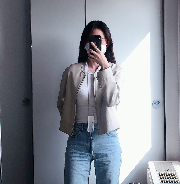  레더 블루종 자켓과 청바지로 봄, 가을 아우터 코디