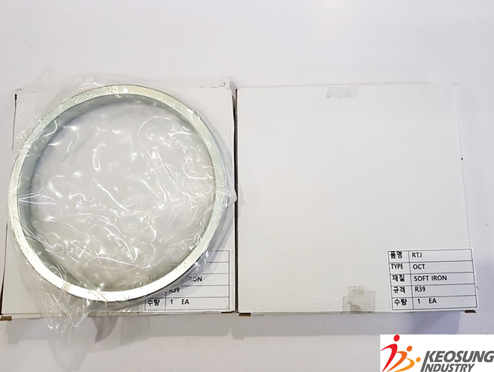 메탈 가스켓 RTJ GASKET(Ring Joint Gasket) SOFT IRON R39 옥타고날 타입 제품 사진입니다