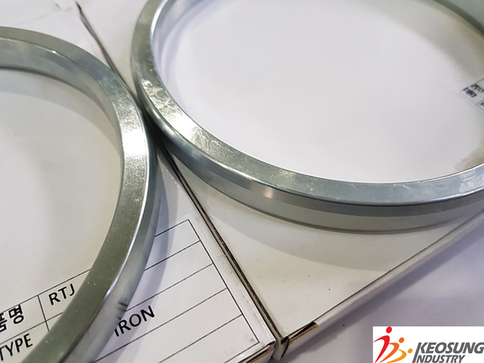 메탈 가스켓 RTJ GASKET(Ring Joint Gasket) SOFT IRON R39 옥타고날 타입 제품 사진입니다