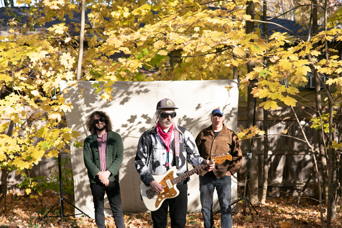  다이너소어 주니어 / Dinosaur Jr., 새로운 노래 'Take It Back' 스톱 모션 애니메이션 동영상