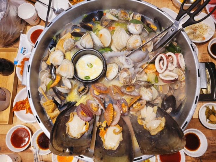 사우동 택이네조개전골 - 소고기샤브와 칼국수까지 푸짐하게 사우동 택이네조개전골 - 소고기샤브와 칼국수까지 푸짐하게