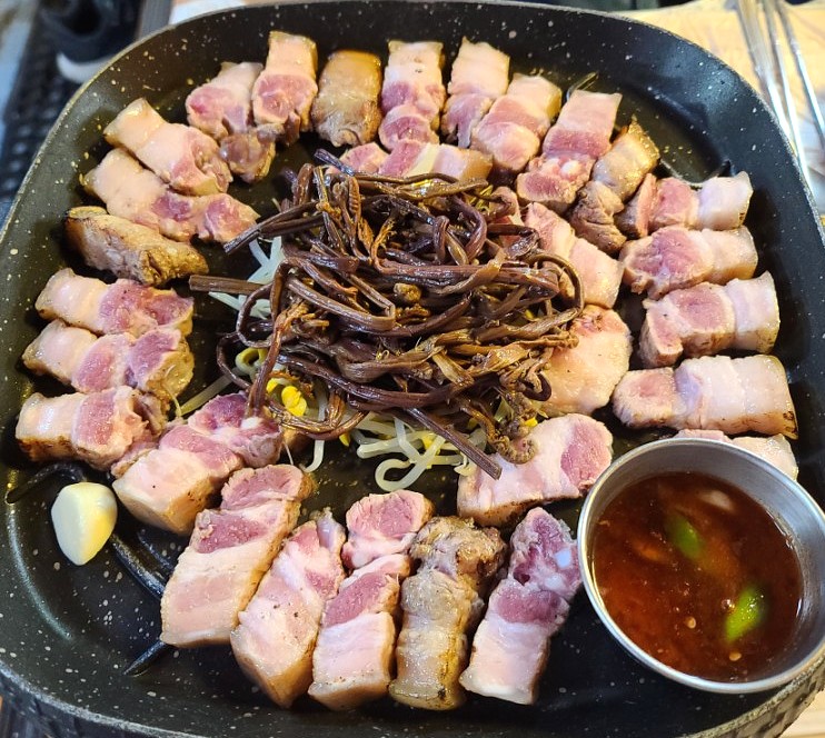  제주 성읍민속마을 맛집_ 진한 흑돼지의 맛..? 성읍칠십리식당