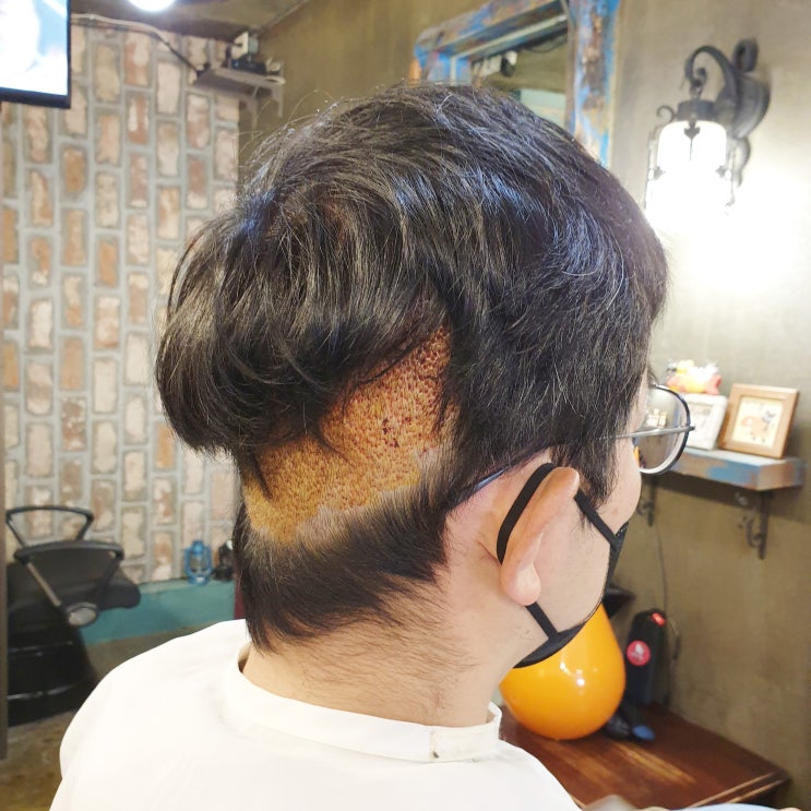  세미 투블럭 댄디컷 뒷머리는?