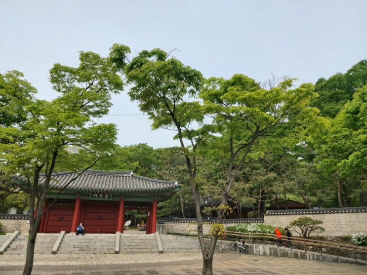 효창공원 김구기념관 4월에 가보아야할 곳 애국의지사들의 유해가 있는곳 용산가볼만한곳 서울데이트코스(효창공원~김세중미술관) 효창공원 김구기념관 4월에 가보아야할 곳 애국의지사들의 유해가 있는곳 용산가볼만한곳 서울데이트코스(효창공원~김세중미술관)